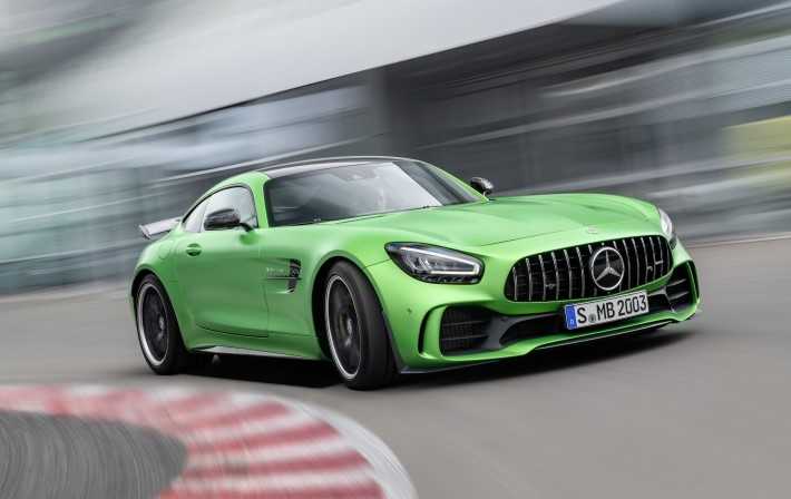 Mercedes offre un lifting à ses AMG GT